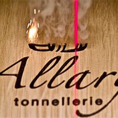 Apposition d'un texte ou d'un logo (à associer obligatoirement à un fût dans la même commande)