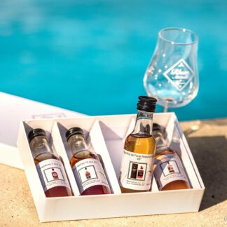 Ancienne box de 4 rhums avec un livret 40,1°