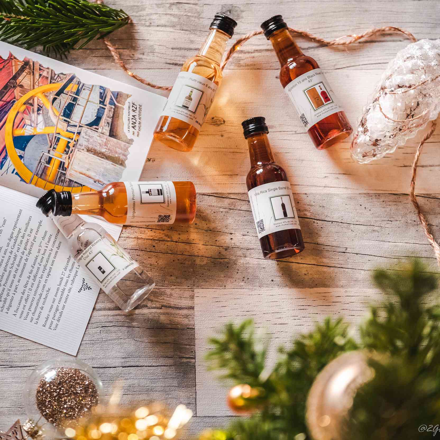 Ancienne box de 5 rhums avec un livret 38,75°