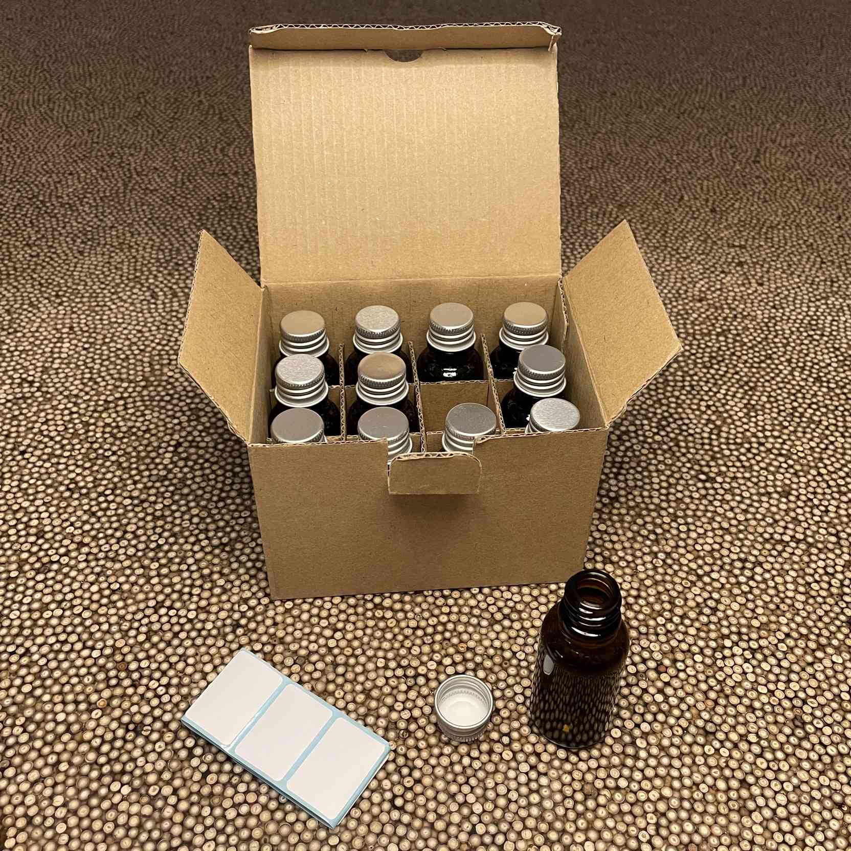 12 flacons verre opaque 2cl et capsule alu PP18 avec étiquettes