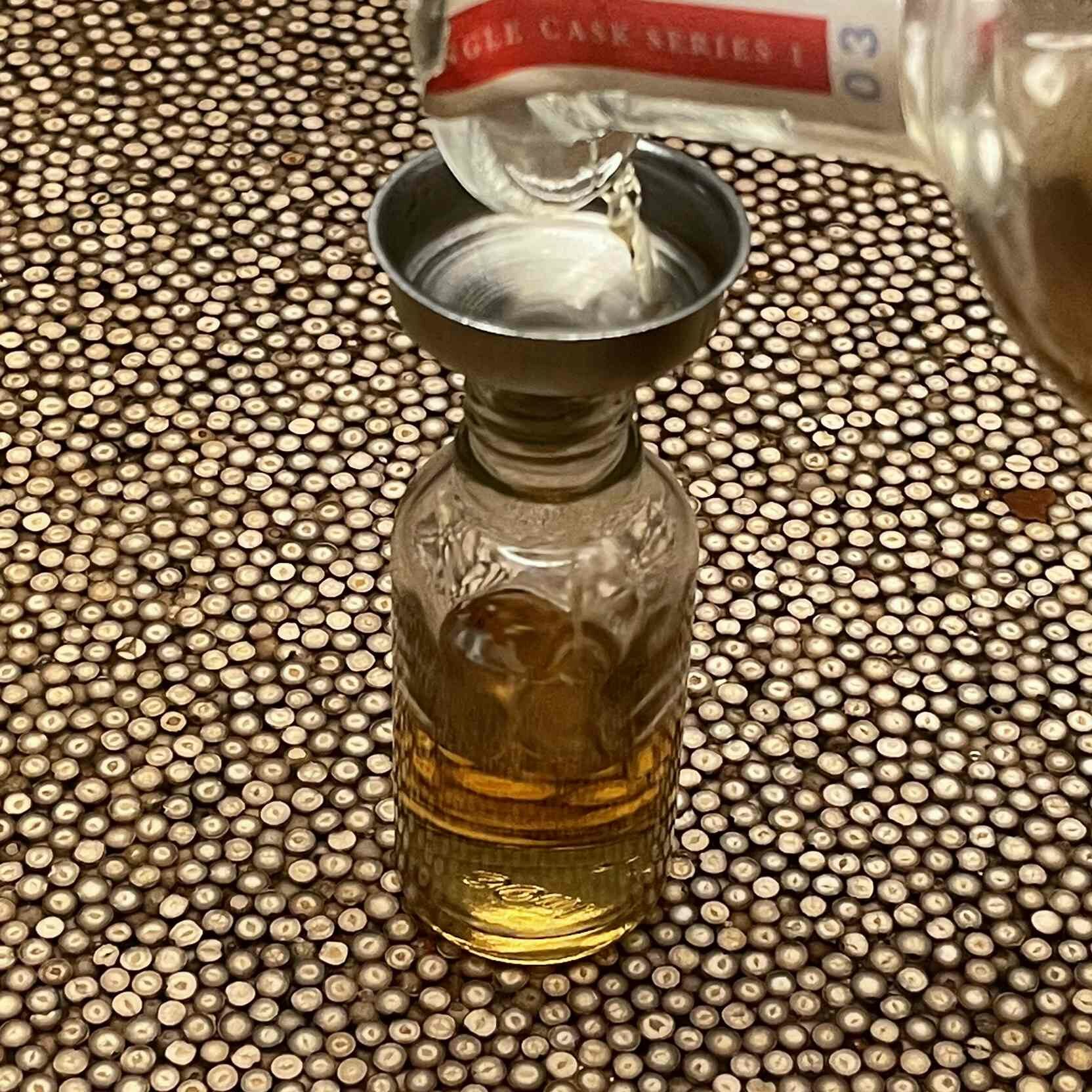 Mini-entonnoir inox pour remplissage flacon PP18 ou PP28 – Image 2