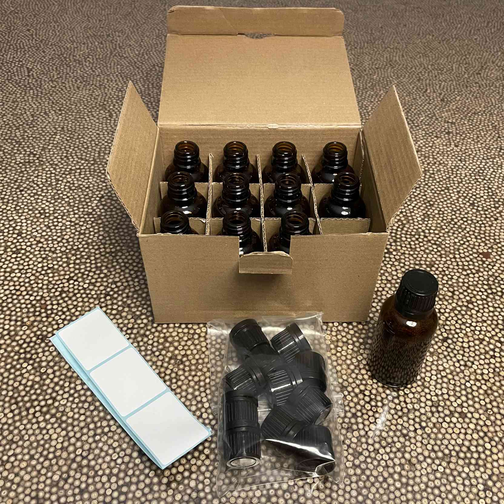 12 flacons verre opaque 3cl et capsule plastique PP18 avec étiquettes